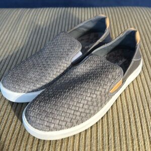 Men’s Olukai grey size 11 slip on shoes